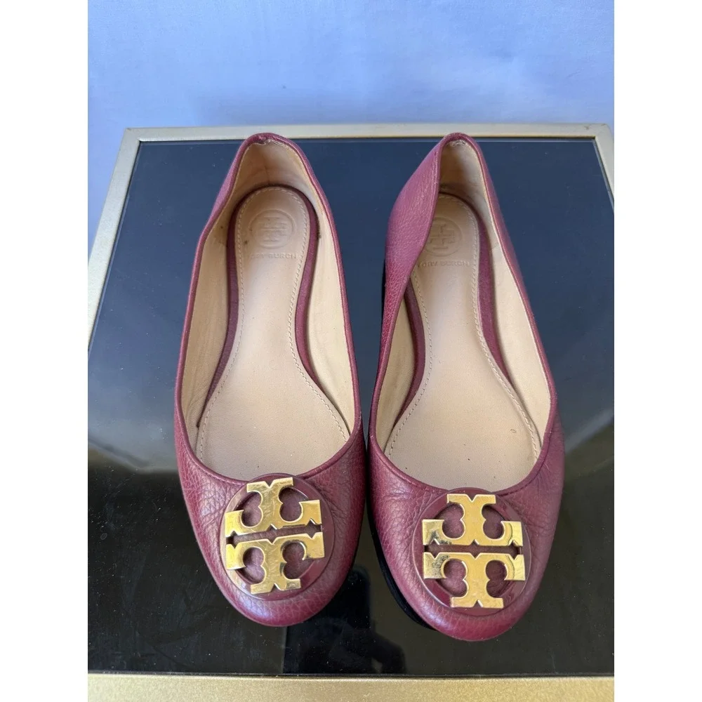 Tory‎ Burch Reva Burgundy Pebbled Leather Gold Logo Ballet Flats Size 5